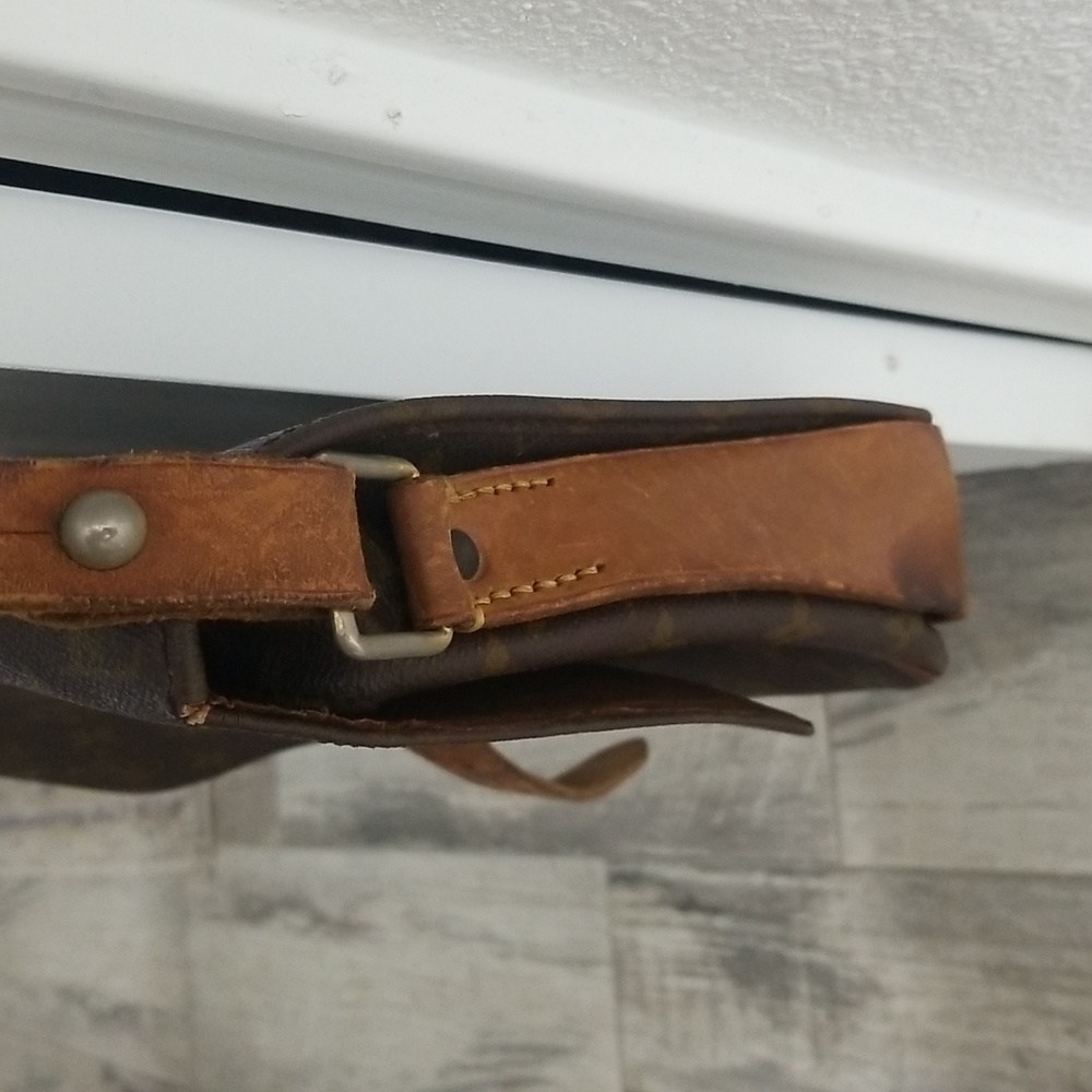 Purse - Picture 3 of 17